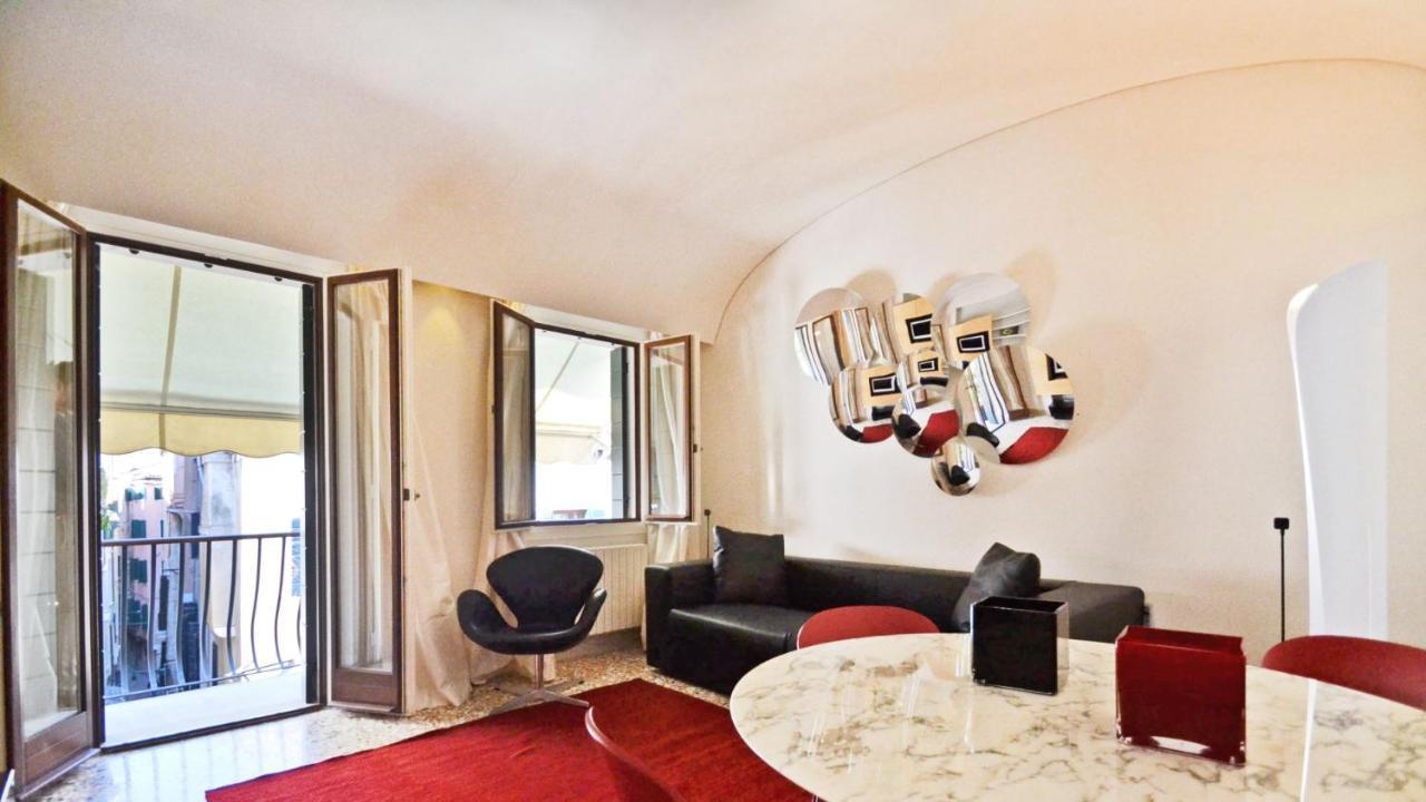 Ai Bareteri Luxury Canal View Veneza Exterior foto