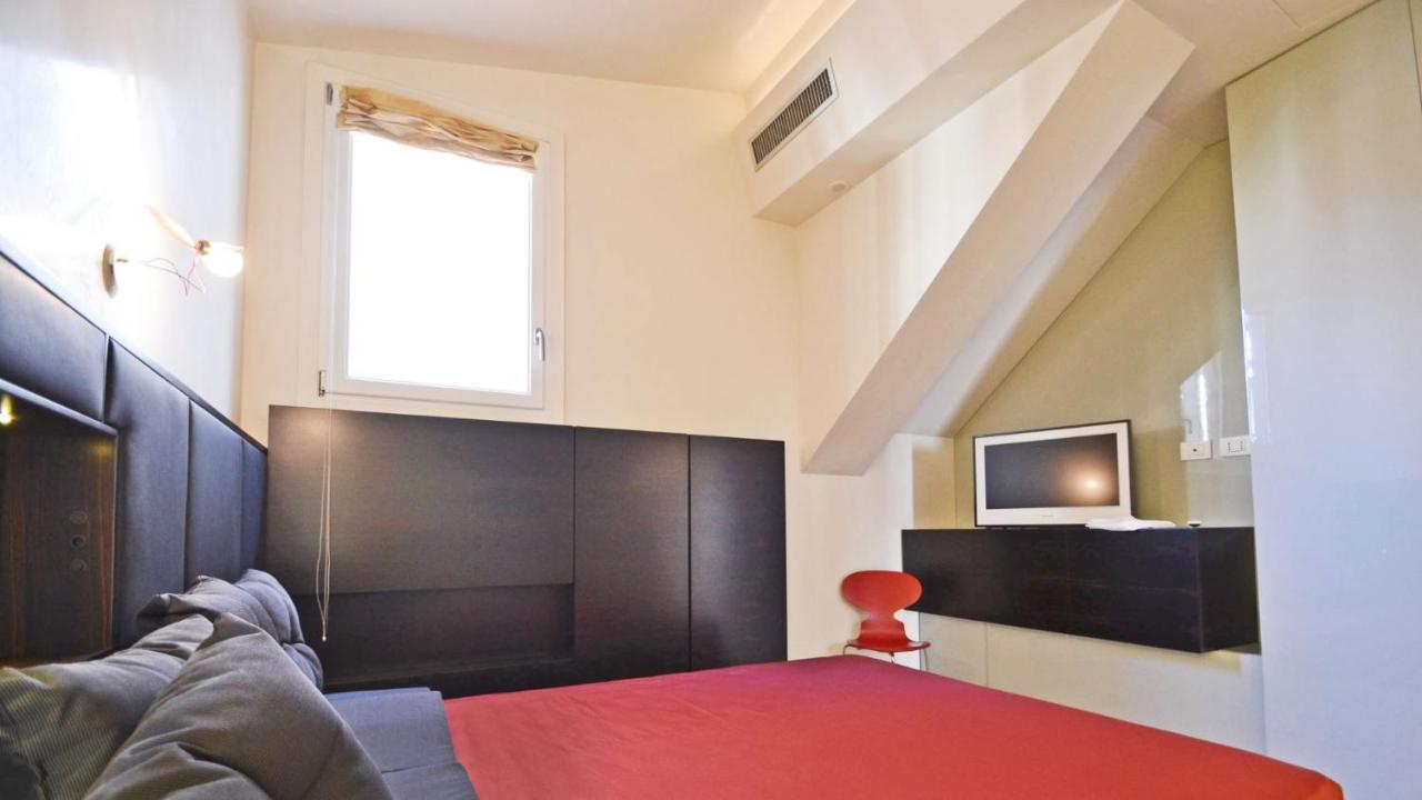 Ai Bareteri Luxury Canal View Veneza Exterior foto