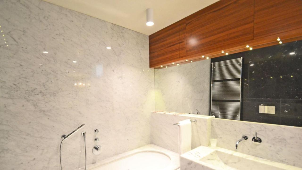 Ai Bareteri Luxury Canal View Veneza Exterior foto